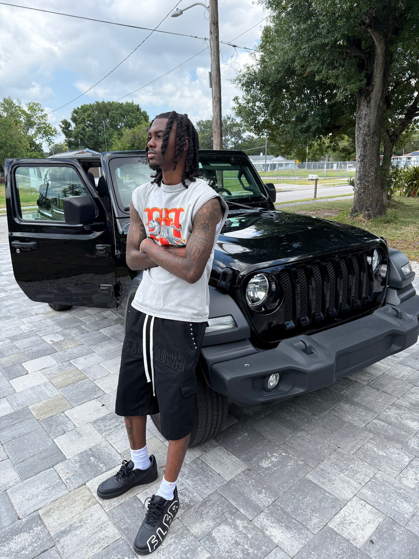 BLACK LONG STUDDED JORTS